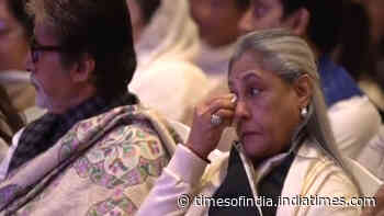 Emotional Jaya Bachchan wipes away her tears at Ritu Nanda's prayer meet