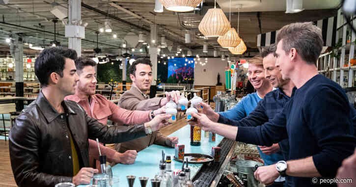 The Jonas Brothers Went Day Drinking with Seth Meyers and Wrote a Hilarious New Song in 5 Minutes