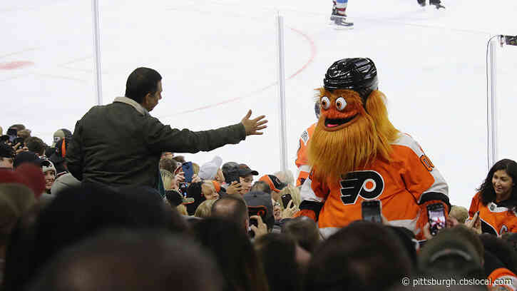 Report: Philadelphia Flyers Season Ticket Holder Claims Team Mascot Gritty Punched His Son