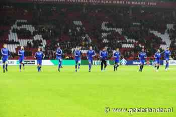 Spakenburg-speler Van den Houten vergeet voetbalschoenen voor Ajax-uit
