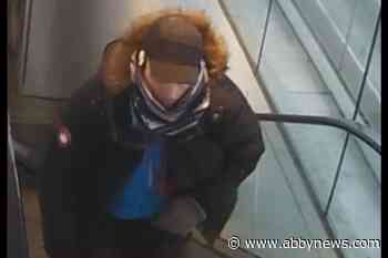 VIDEO: Man attacked with pipe in apparent SkyTrain fare gate dispute