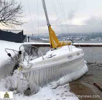 Abandoned boats left to freeze on Okanagan Lake cause chaos