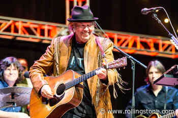 54 Years After Moving to America, Neil Young Is Now a U.S. Citizen