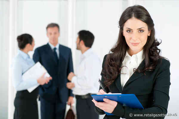 Retail job applications plummet despite salary growth