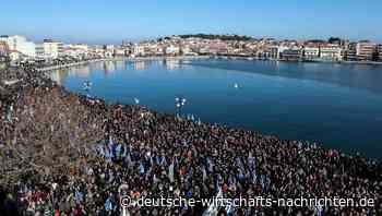 Mit der Geduld am Ende: Zehntausende Griechen protestieren gegen Migrationskrise auf den Inseln