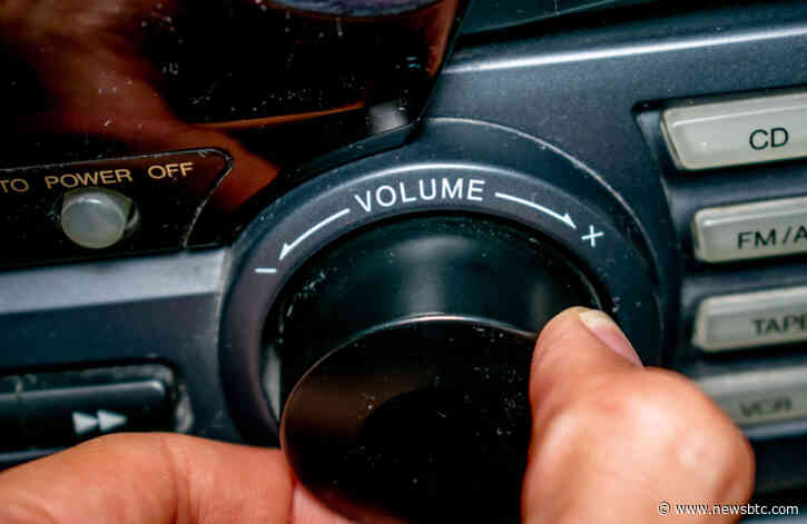 Volume Precedes Price: Why an Unexpected Altcoin Crash Could Surprise Crypto Investors