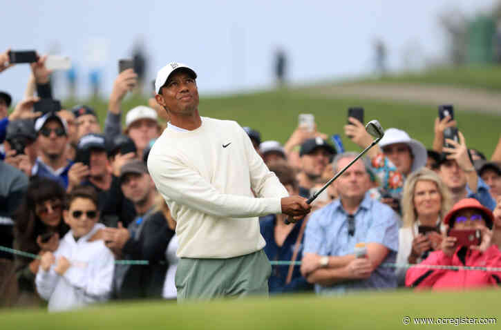 Tiger Woods stumbles early, is 6 strokes back after 36 holes at Farmers Insurance Open