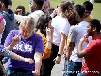 Antonello helps international students