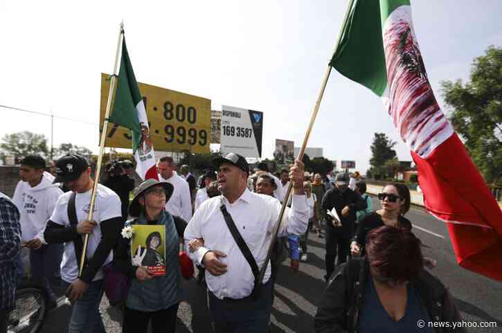 Crime victims march to Mexico City to protest violence
