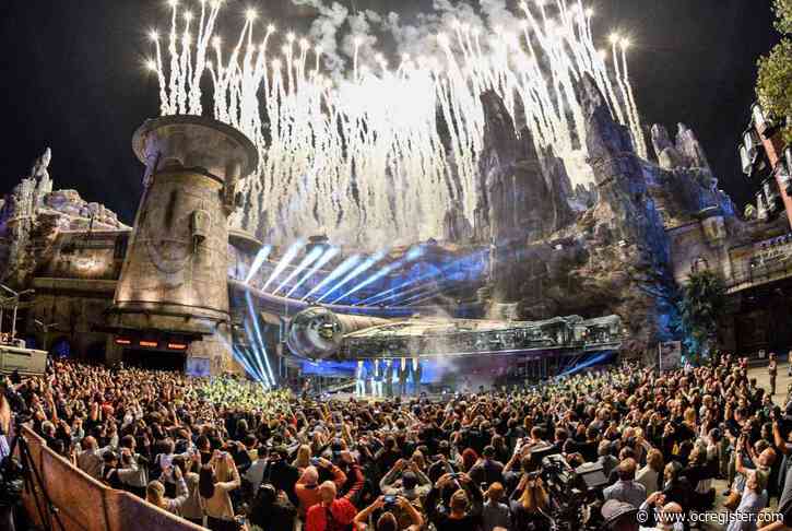 Disneyland’s after-hours Star Wars Nite celebrates Twin Moons Eclipse Day in Galaxy’s Edge