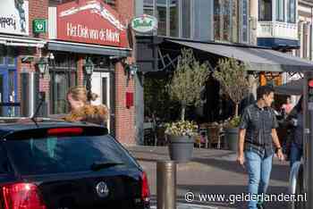 Nog geen aanhoudingen voor bedreigingen café Dak van de Markt in Veenendaal, tipgeld blijft staan