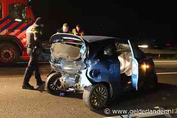 ‘Gewonden bij aanrijding tussen zes auto’s op A15’, snelweg blijft nog dicht