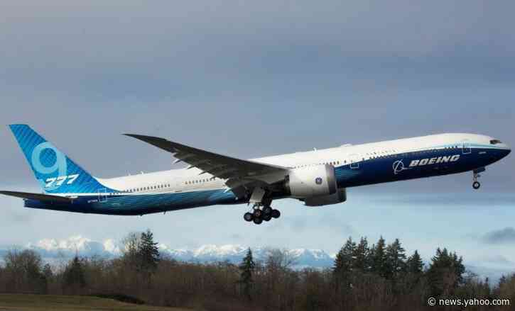 Boeing&#39;s new 777X airliner takes off on first flight
