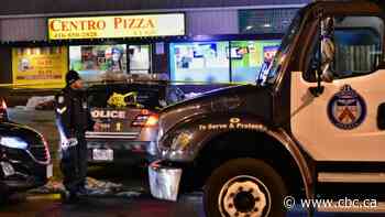 Police identify man killed in Scarborough triple shooting, 2 suspects sought