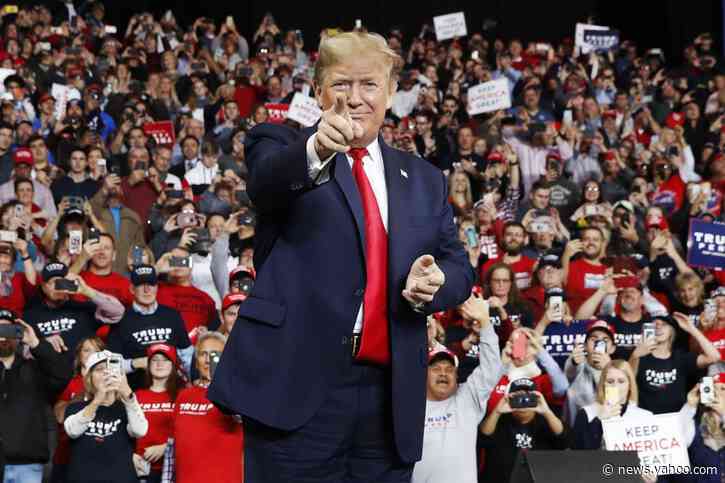 Trump defends Sanders, stoking Democratic divisions
