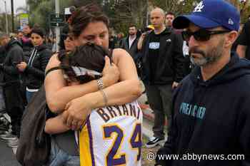 Kobe Bryant’s helicopter flew in fog that grounded other choppers