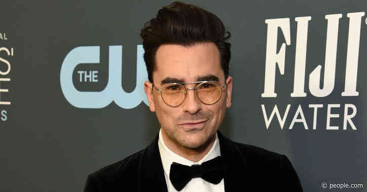 Schitt's Creek's Dan Levy Gets Human Rights Campaign's Visibility Award for 'Inspiring' Leaps