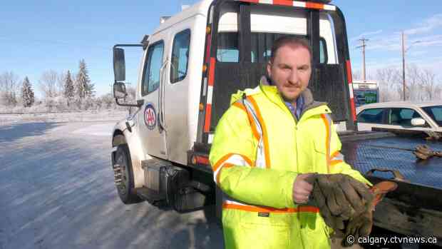 Deadly crash renews call for blue emergency lights on tow trucks