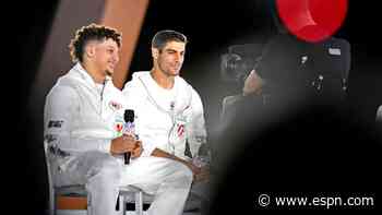 Super Bowl LIV Opening Night: Star QBs meet and Andy Reid has an impersonator