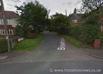 Dad-of-two 'held at knifepoint' off Walshaw Road, Bury