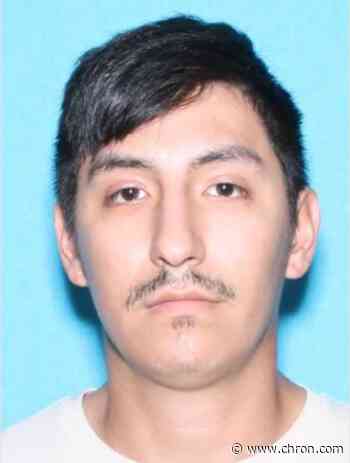 Man accused of impersonating a modeling agent to sexually assault a child in League City surrenders