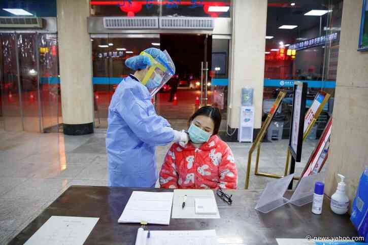 China virus toll passes 130 as U.S. weighs flight ban