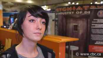 U of O students denounce anti-psychiatry exhibit