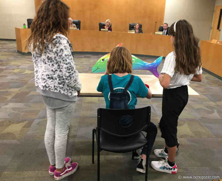 Huntington Beach school board votes to close a school and oust transfers