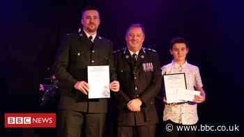 Bravery award for father and son who foiled robbery