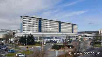 Bachgen yn dioddef ataliad y galon mewn sesiwn ymarfer