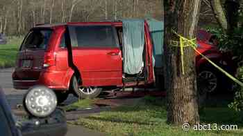 2 children in critical condition after fatal SE Houston crash - KTRK-TV