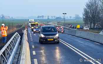 Hoofdrijbaan over brug Wjelsryp weer open voor verkeer - Leeuwarder Courant