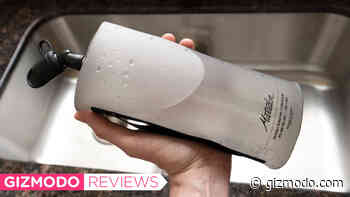 This Squishy Water Bottle Would Be Perfect If Filling It Weren't So Dumb