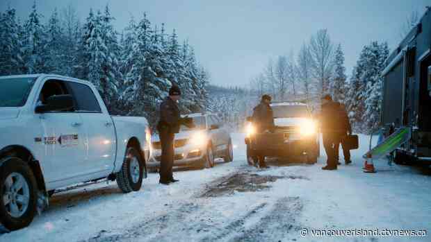 RCMP pipeline checkpoint 'arbitrary and discriminatory,' say complainants