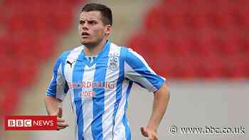 Jordan Sinnott: Cardiff City player in jersey tribute