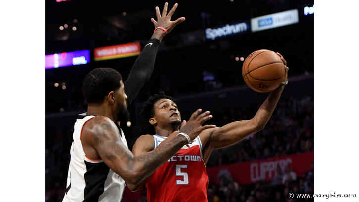 Cold-shooting Clippers find no escape against Kings