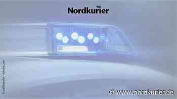 Betrunkener Autofahrer baut Unfall bei Altentreptow und flüchtet - Nordkurier