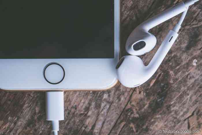European Commission votes for smartphone makers to use a common charging standard