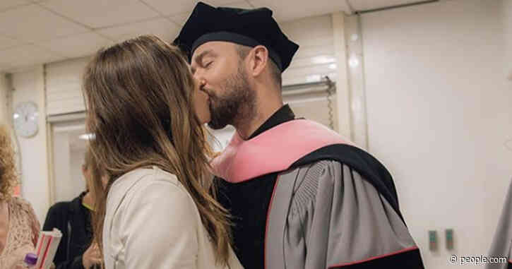 Jessica Biel Shares Loving Note on Justin Timberlake's Birthday: You 'Grow Up Without Growing Old'