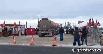 Unifor takes down blockades at Regina’s Co-op refinery, two sides talking