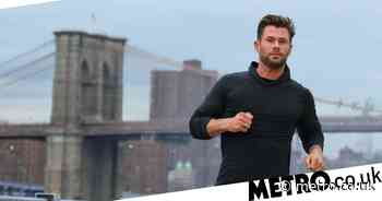 Chris Hemsworth spotted jogging in NYC as he films new commercial - Metro.co.uk