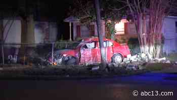 Woman running from police dies after crashing into brick wall - KTRK-TV