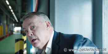 Sierd de Vos vernoemt KLM-vliegtuig eigenhandig naar zichzelf