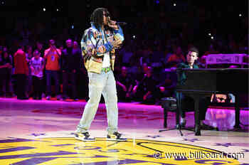 Wiz Khalifa & Charlie Puth Pay Tribute to Kobe Bryant at Lakers Game With 'See You Again': Watch