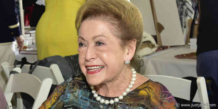 Author Mary Higgins Clark Dies at 92