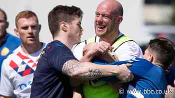 Chris Hill: Great Britain debut a source of pride for Warrington co-captain despite tour record - BBC News