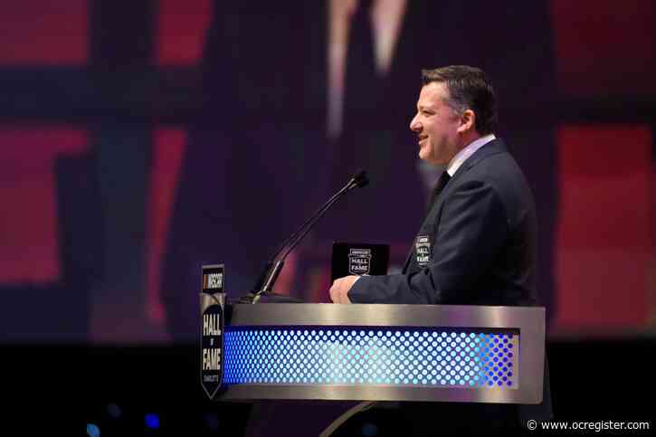 Tony Stewart inducted into NASCAR Hall of Fame
