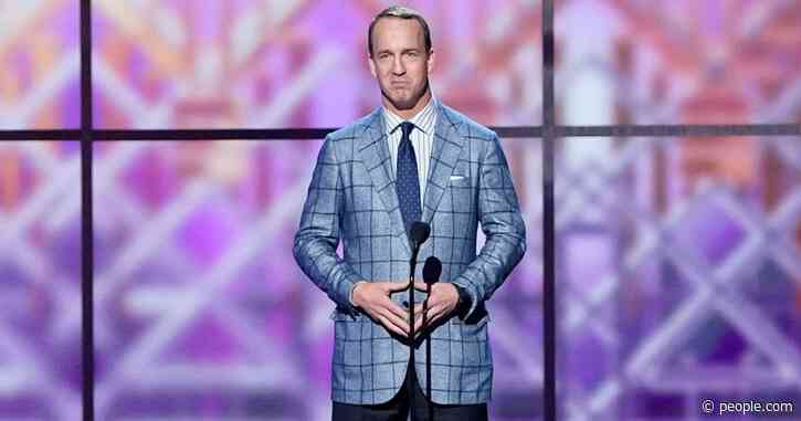 Peyton Manning Pays Tribute to Kobe Bryant at NFL Honors in Emotional Speech: 'I Miss My Friend'