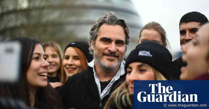Joaquin Phoenix urges people to 'go vegan'