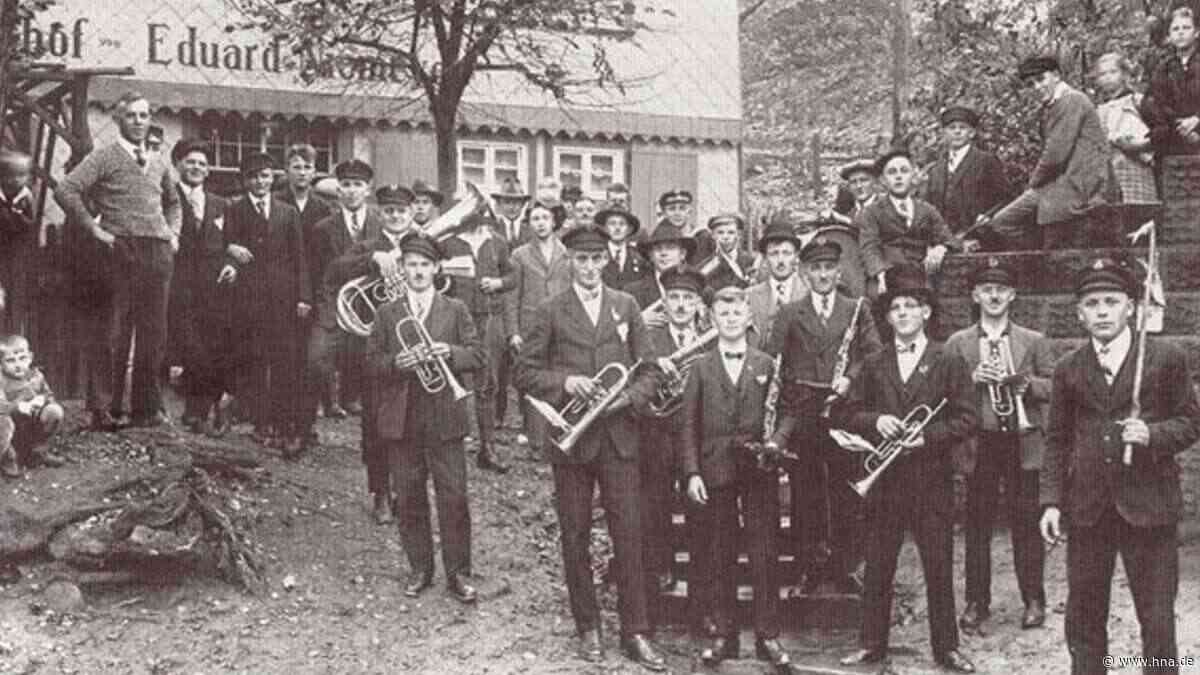Arbeiterverein Lippoldsberg will altes Foto nachstellen: Zeitreise zur Kirmes von 1928 | Hofgeismar - HNA.de